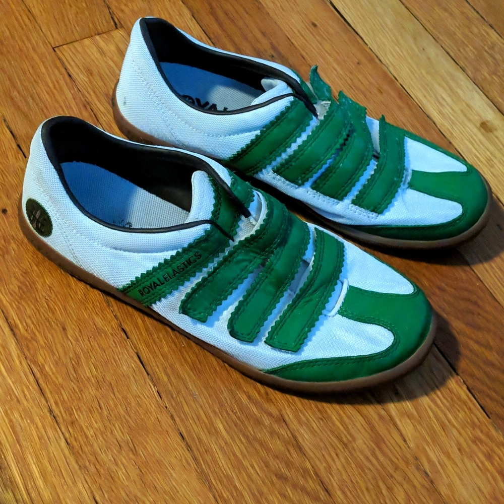 Women's Royal Elastics low top shoes